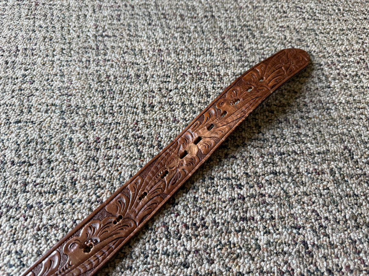 Vintage Woolco genuine leather tooled western belt - photo 4