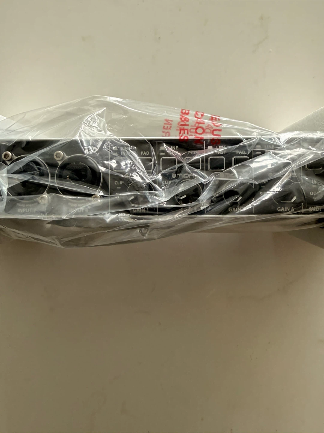 $110 UNOPENED Behringer UMC 404HD - photo 5