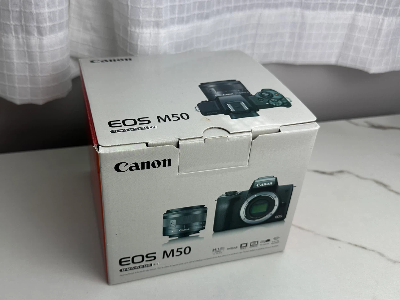 Canon EOS M50 Mirrorless Camera Kit *Mint Condition*