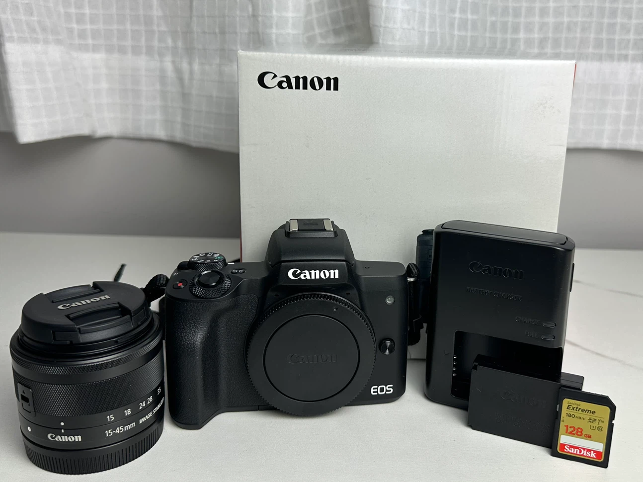 Canon EOS M50 Mirrorless Camera Kit *Mint Condition* - photo 2