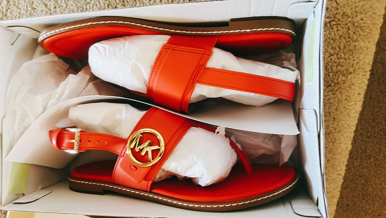 Michael Kors Carmen Thong Sandals - Coral Reef - Size 7 - photo 2