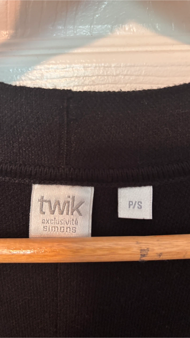 Black Cardigan - photo 3