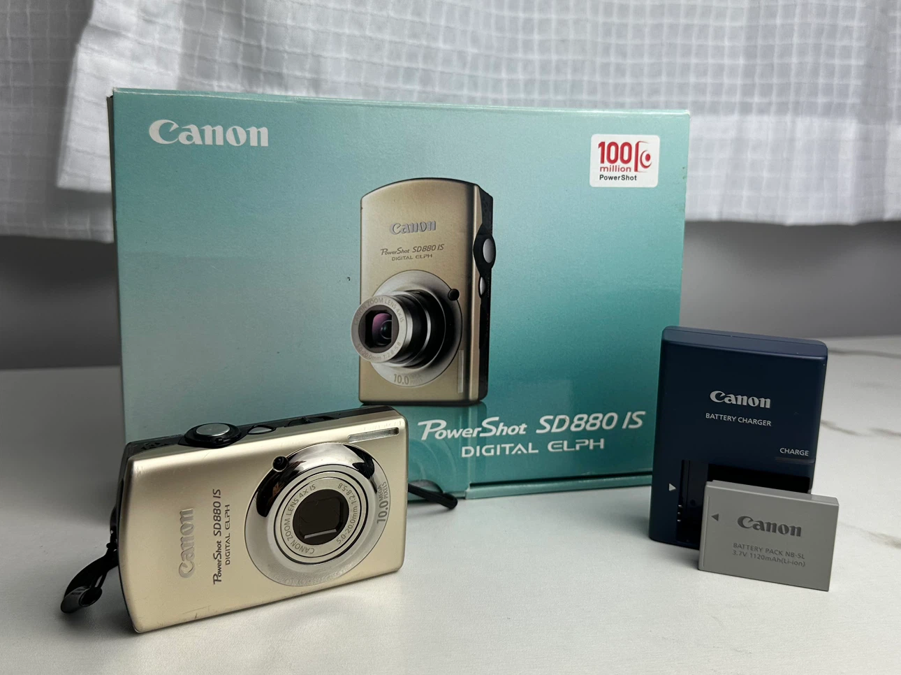 Canon PowerShot SD880 IS Digital ELPH 10.0MP Camera Gold
