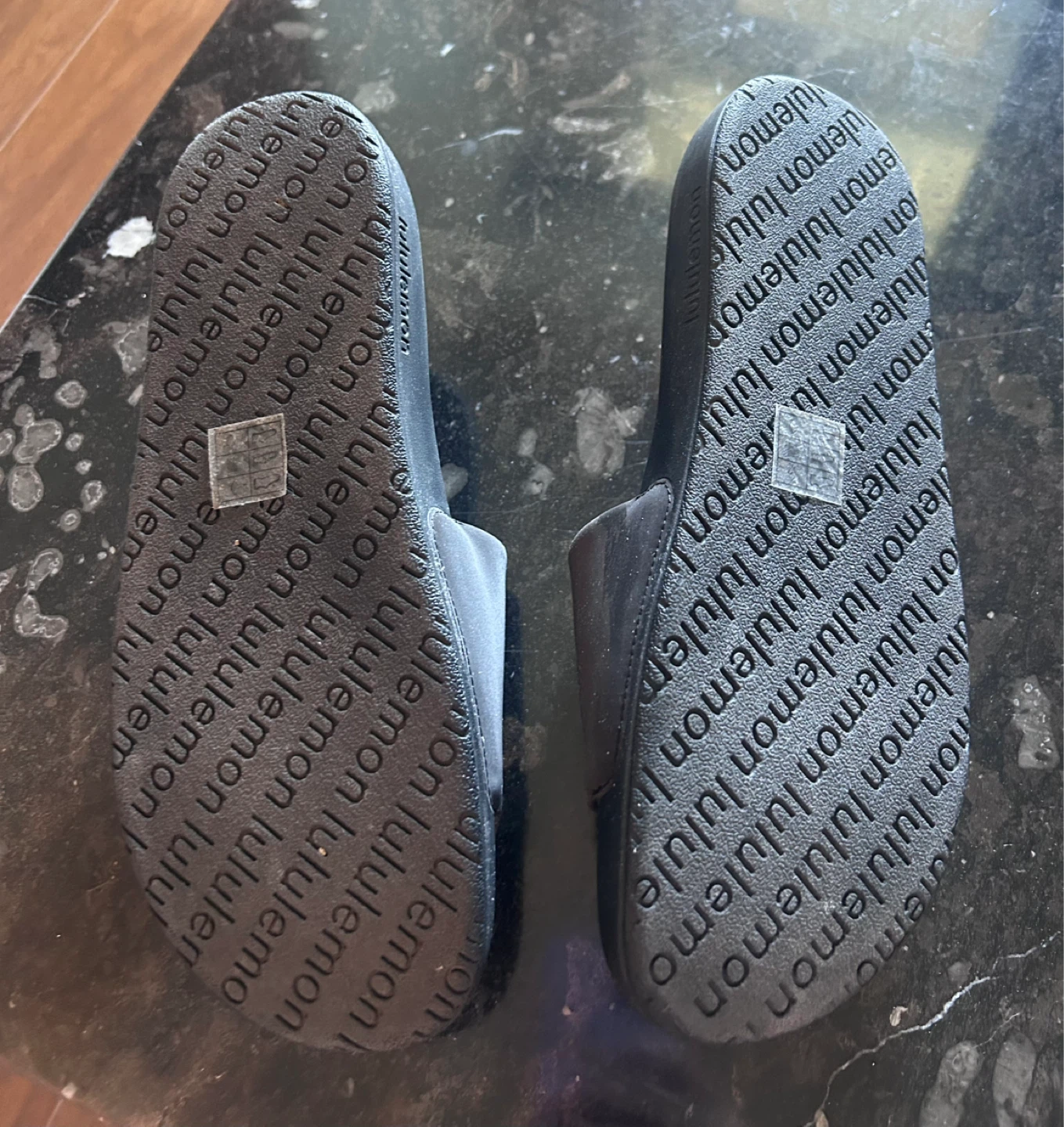 Lululemon Slides Size 8 - photo 3