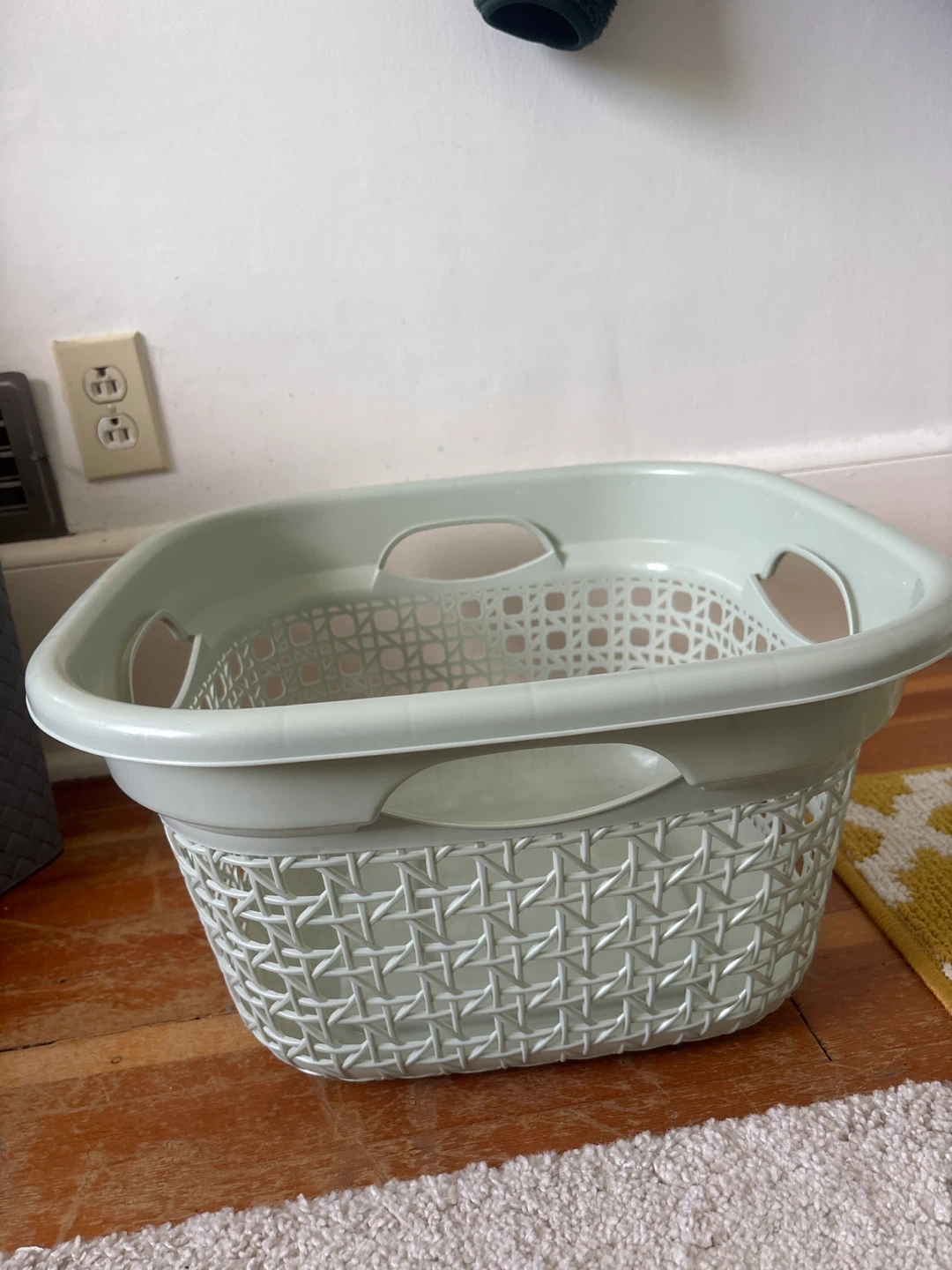 Green linen laundry basket - photo 2