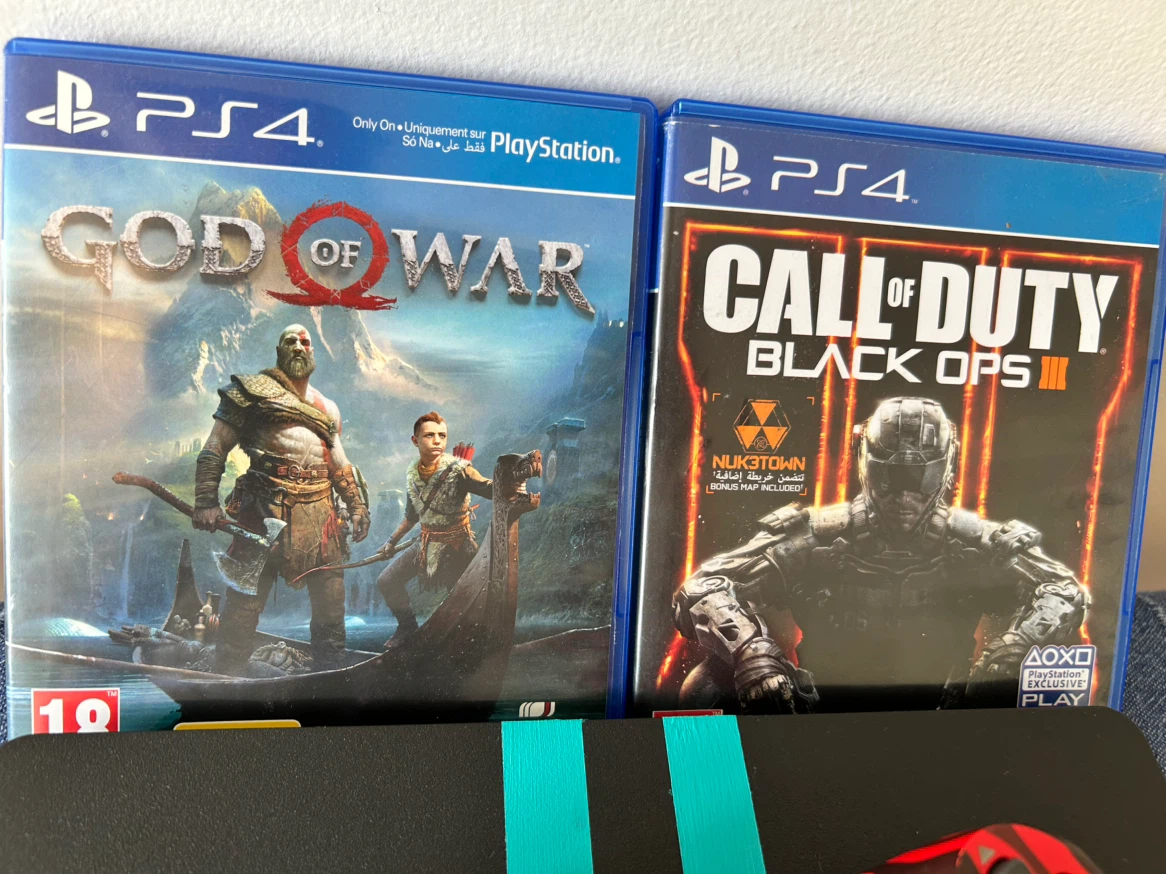 Sony PlayStation 4 Slim Bundle with 2 Games & Controllers - photo 3