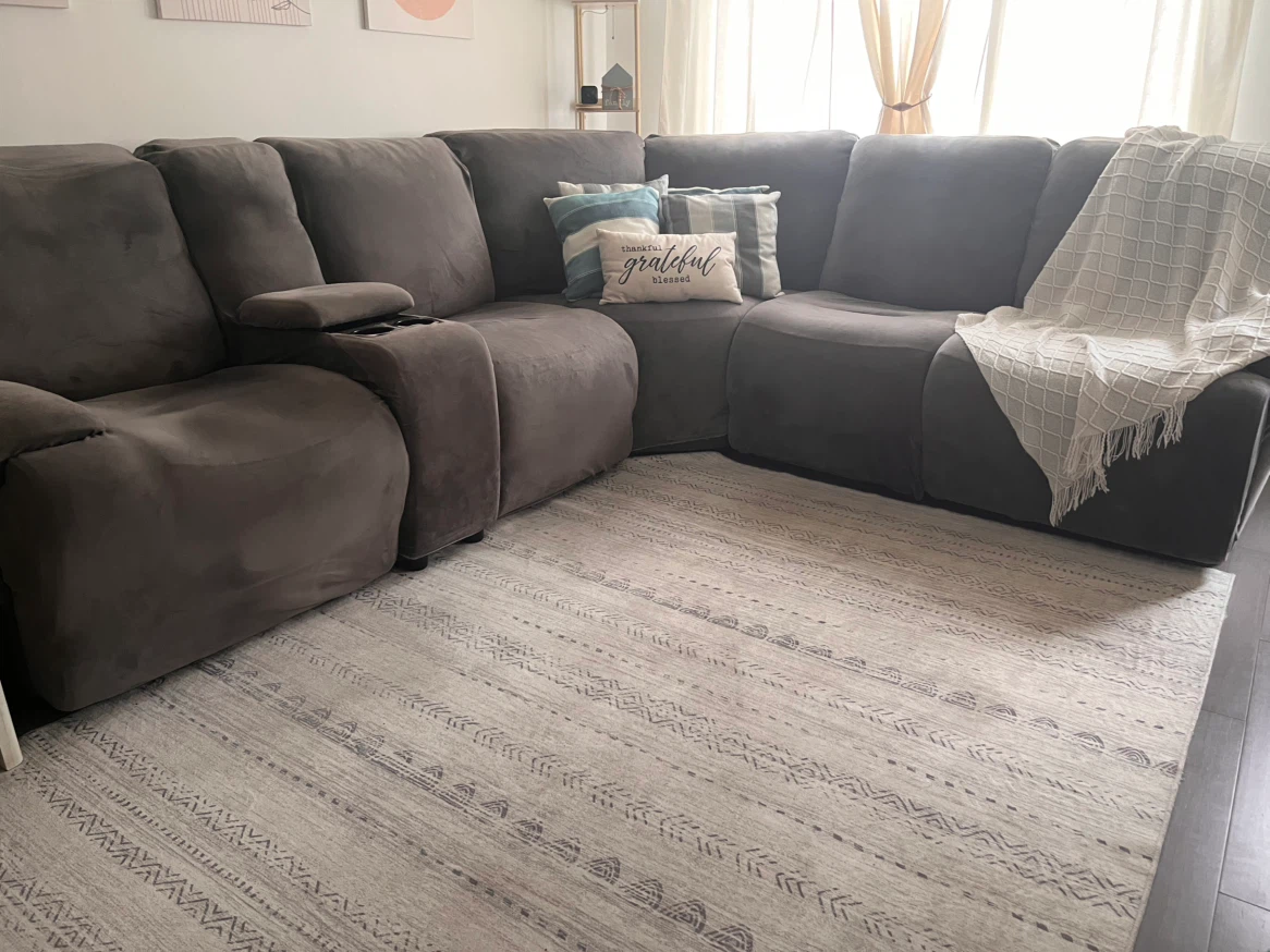 Power Reclining 6 Piece Sectional w/ USB Ports