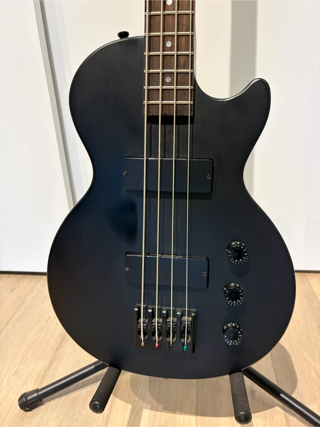 2011 Epiphone Les Paul Special Bass with Gig Bag - photo 5