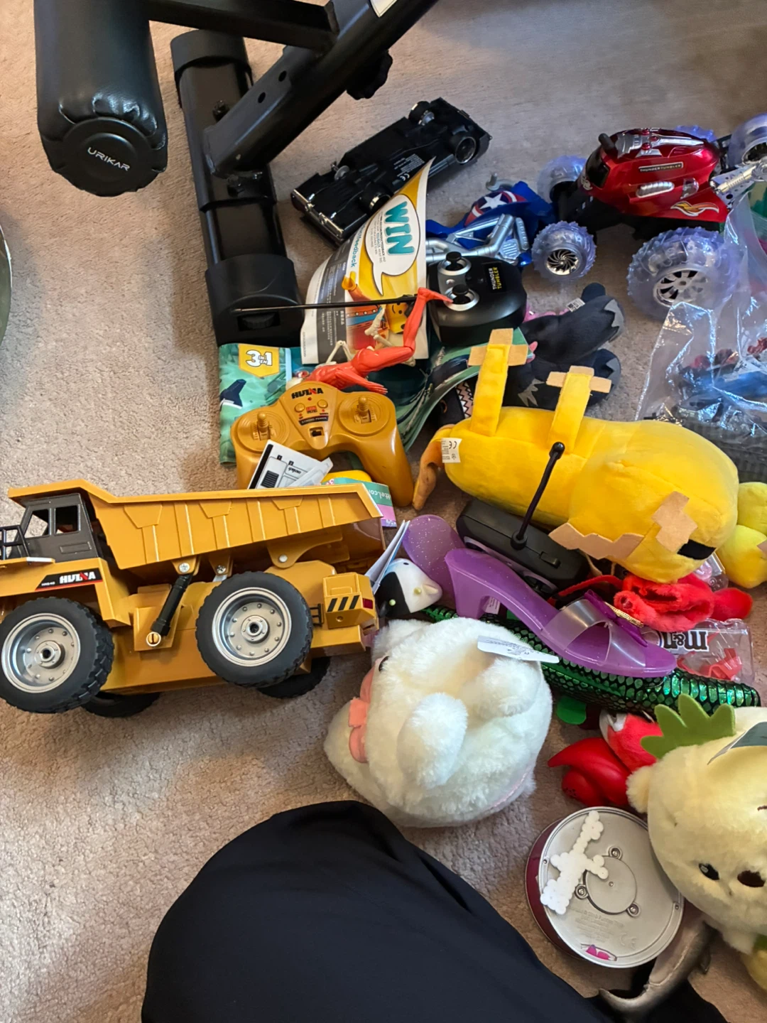 FREE  *Assorted Kids' Toys Bundle* - photo 3