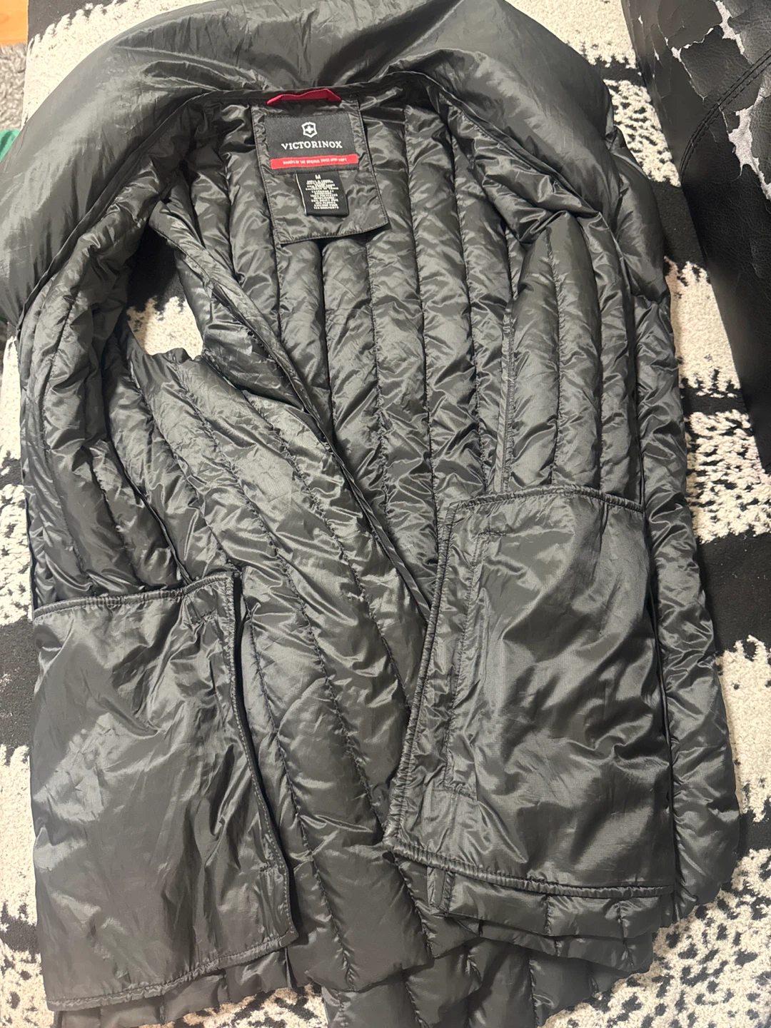 Victorinox Puffer Vest - Black, Size M - photo 3