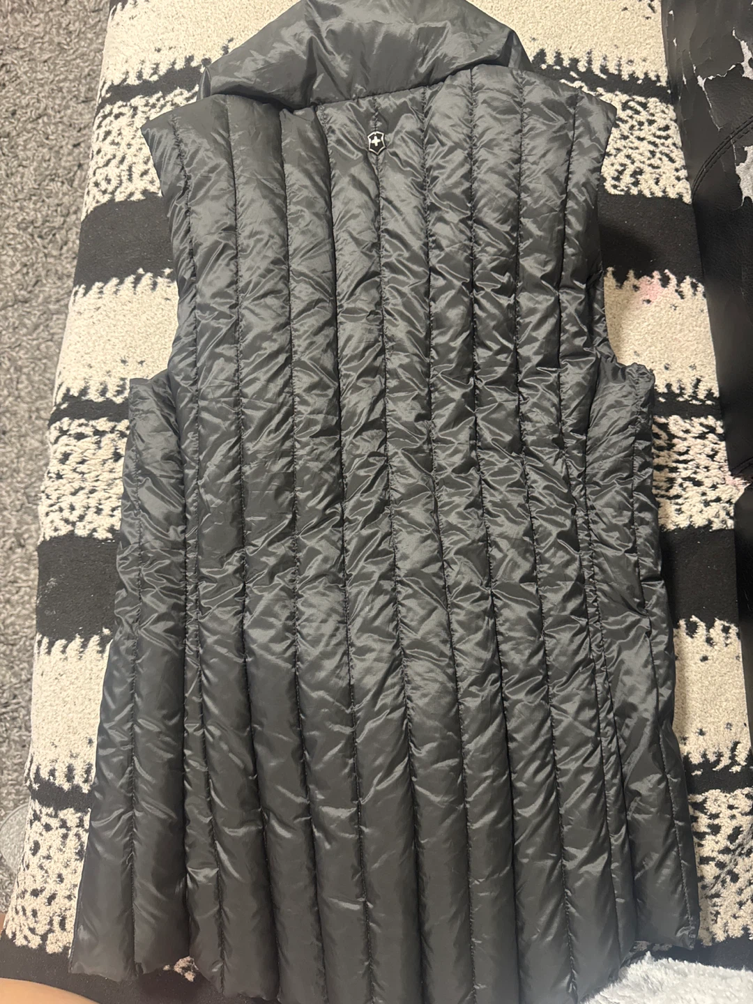 Victorinox Puffer Vest - Black, Size M - photo 4