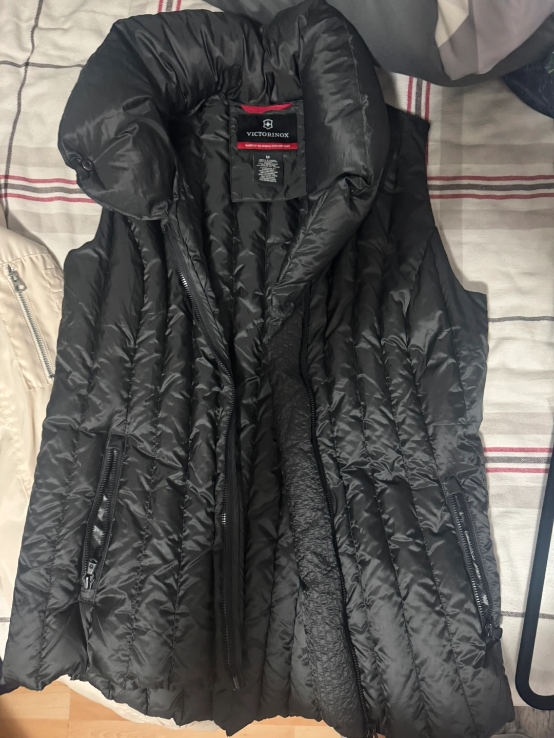 Victorinox Puffer Vest - Black, Size M - photo 5