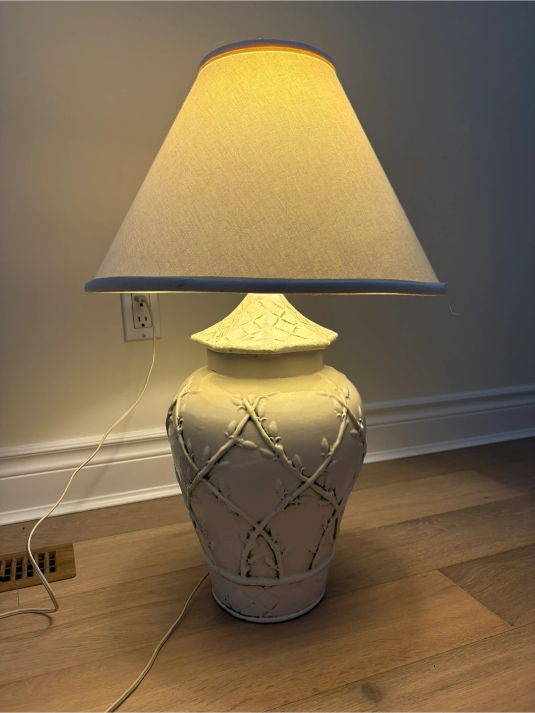 Ceramic Ginger Jar Table Lamp with Beige Shade - photo 2