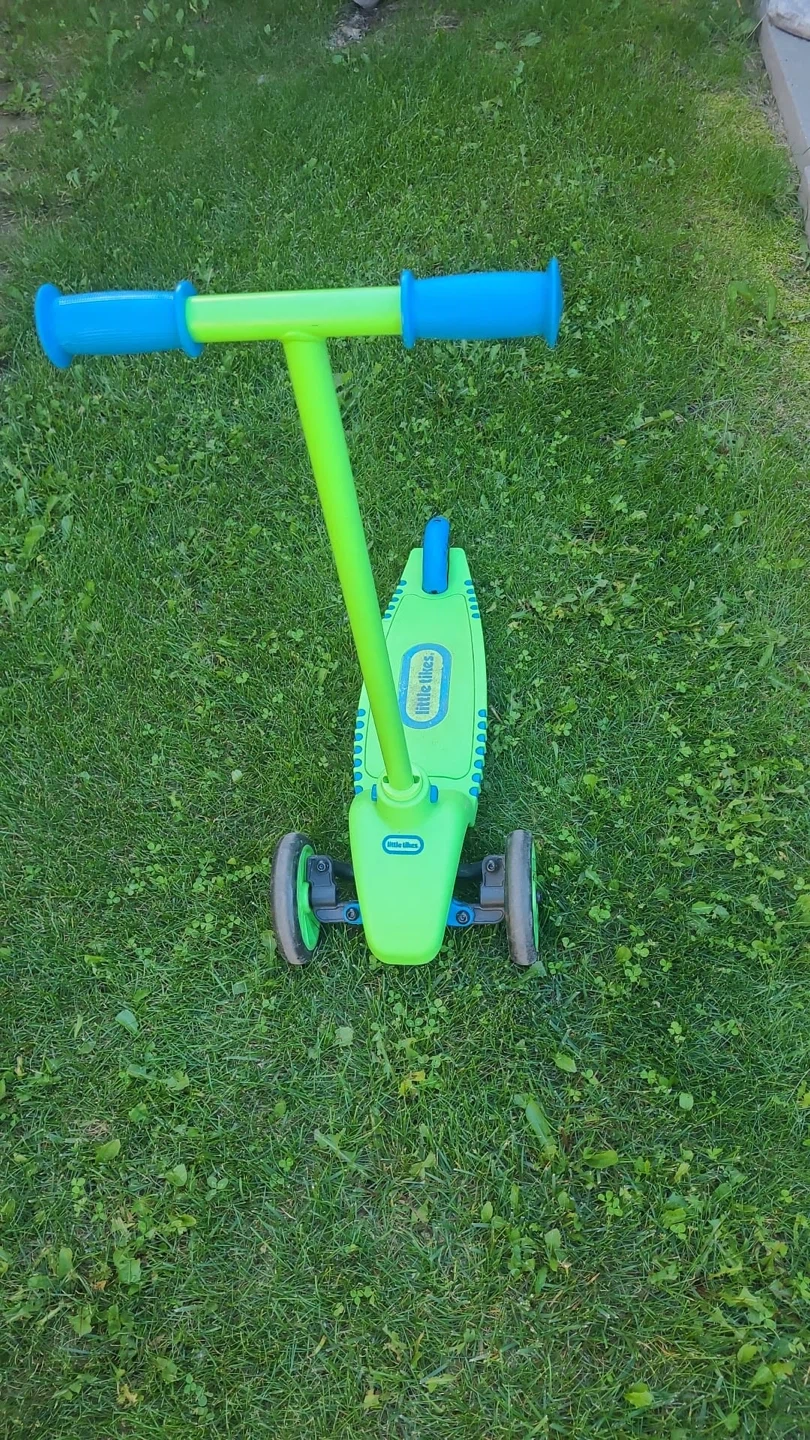 Little Tikes Green and Blue 3-Wheel Scooter
