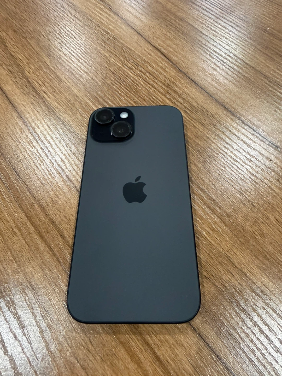 iPhone 15 - photo 3