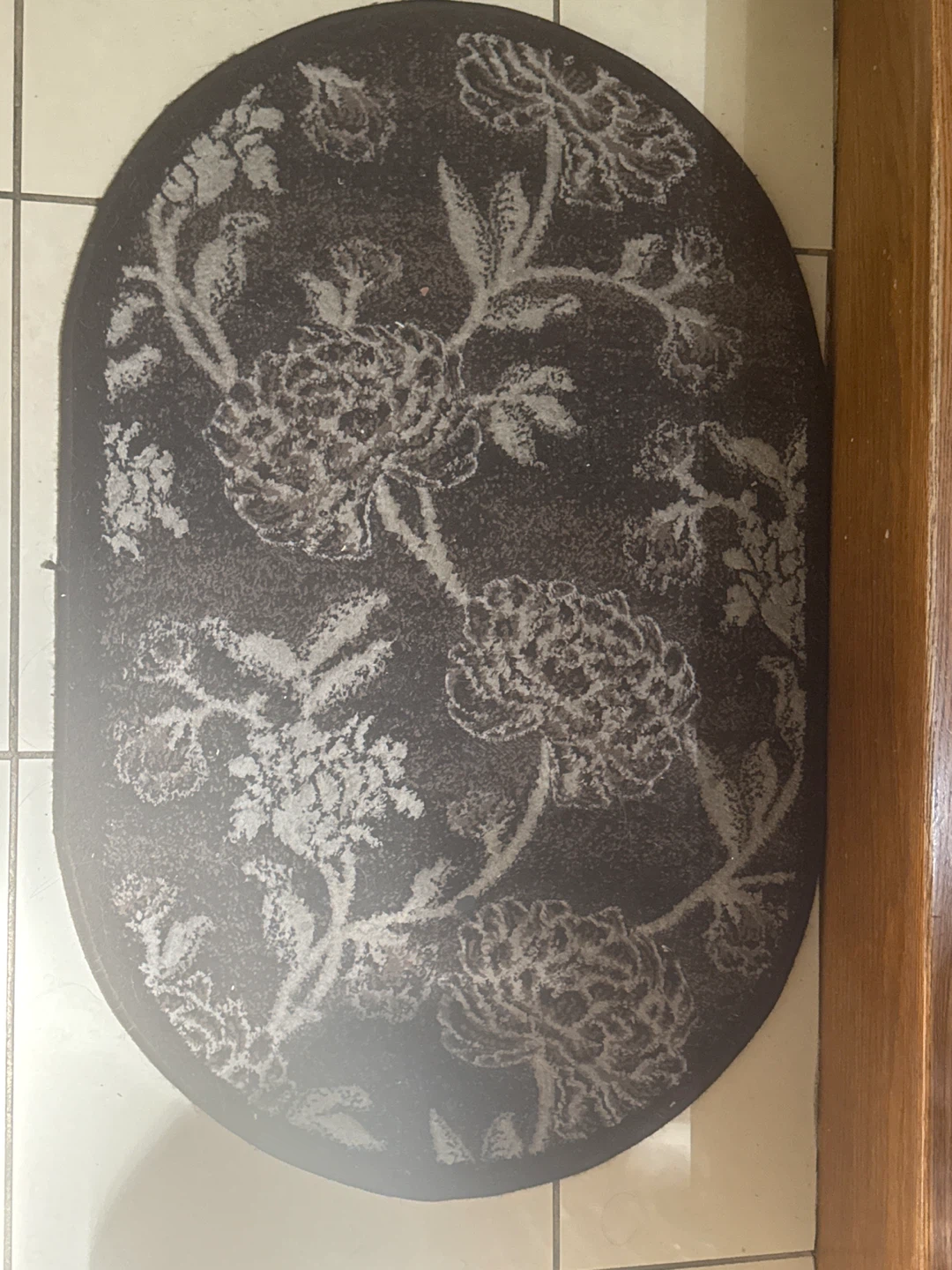 Oval Floral Accent Rug