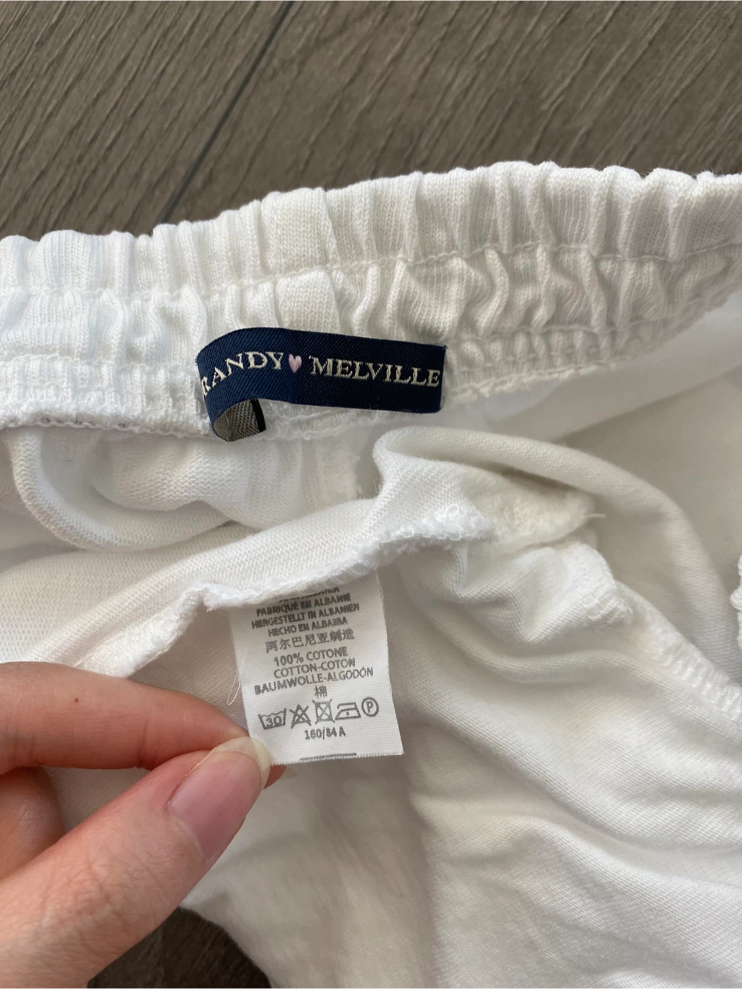 Brandy Melville White Sweatshorts - photo 3