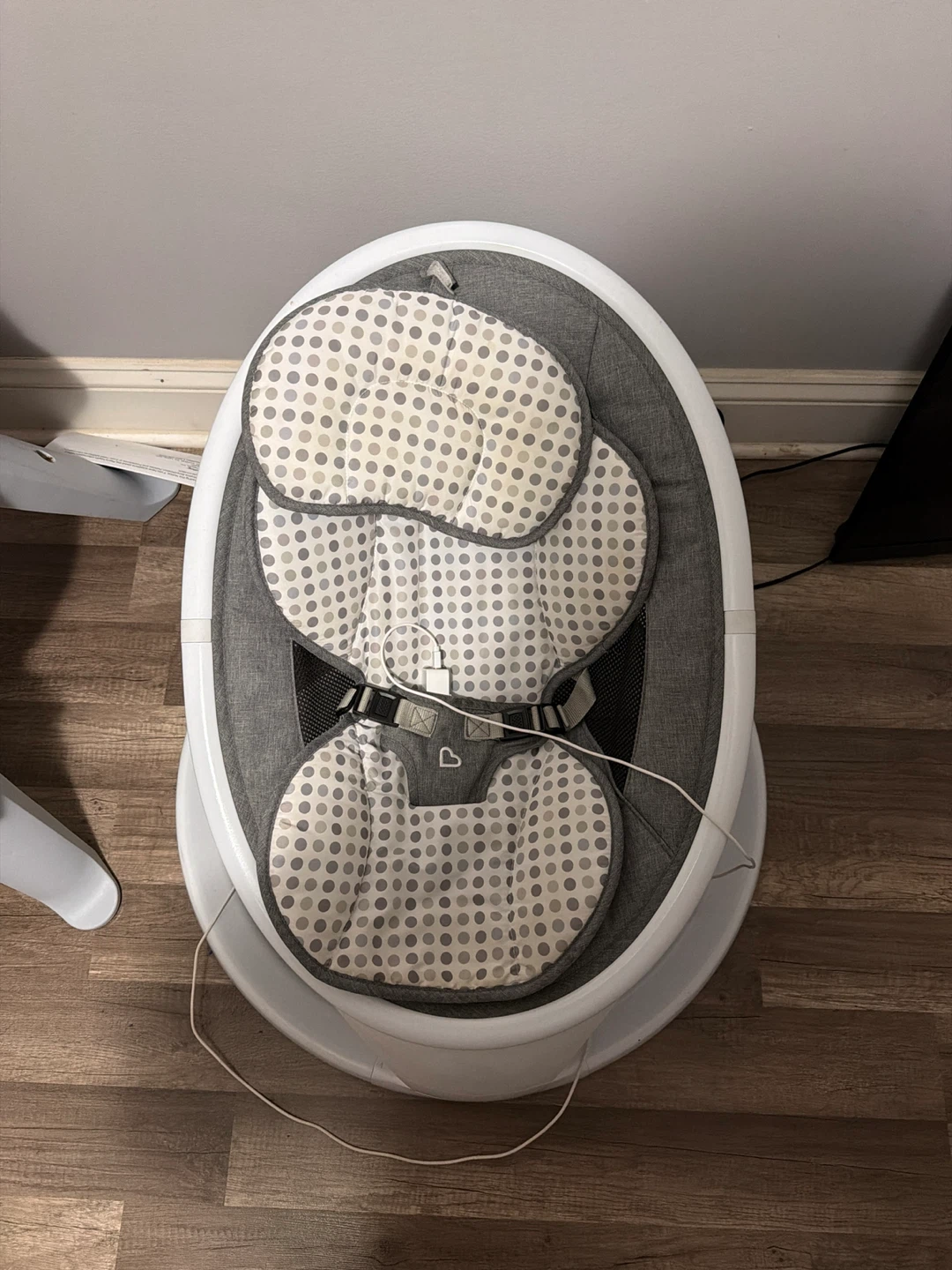 Munchkin swing