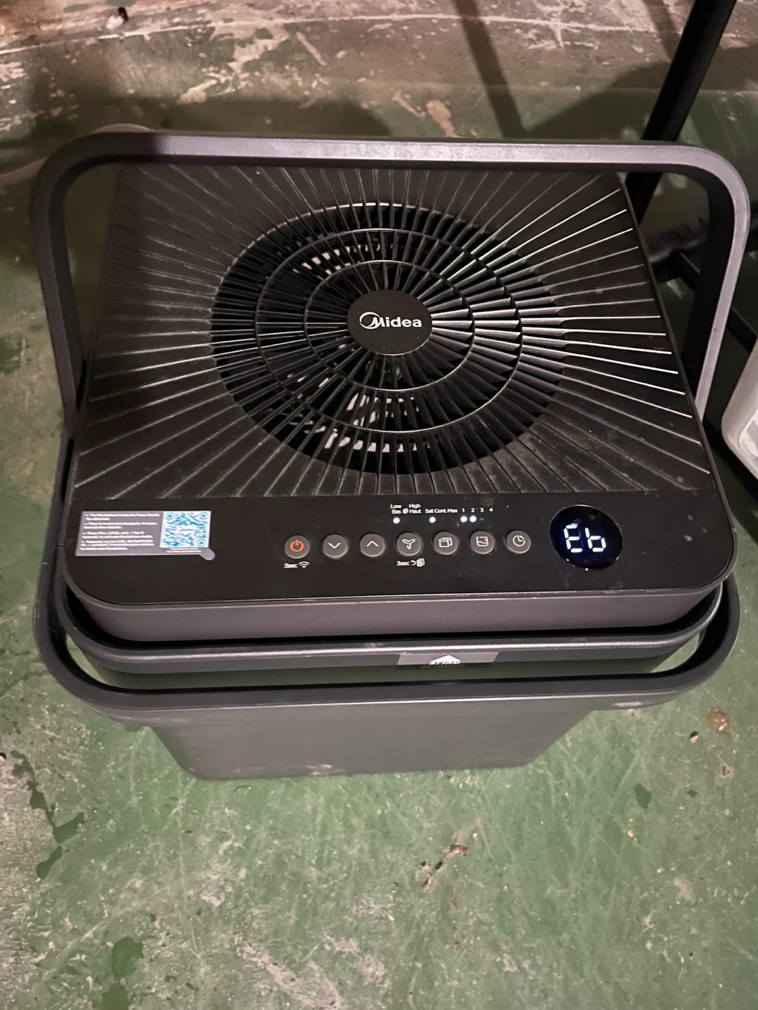 MIDEA dehumidifier - photo 3