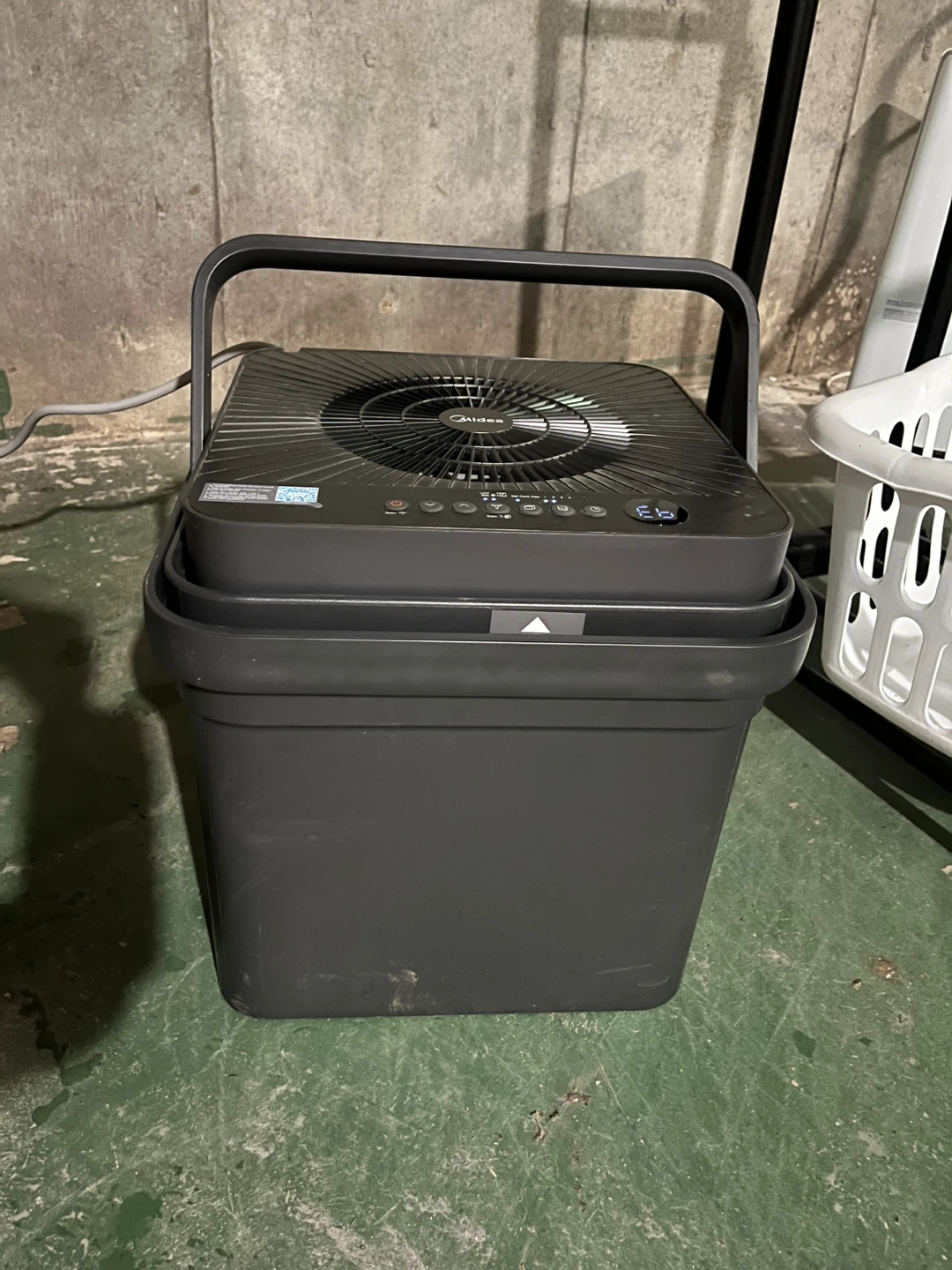 MIDEA dehumidifier - photo 4