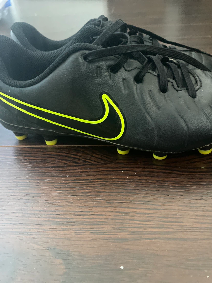Nike Tiempo Legend 10 Soccer Cleats