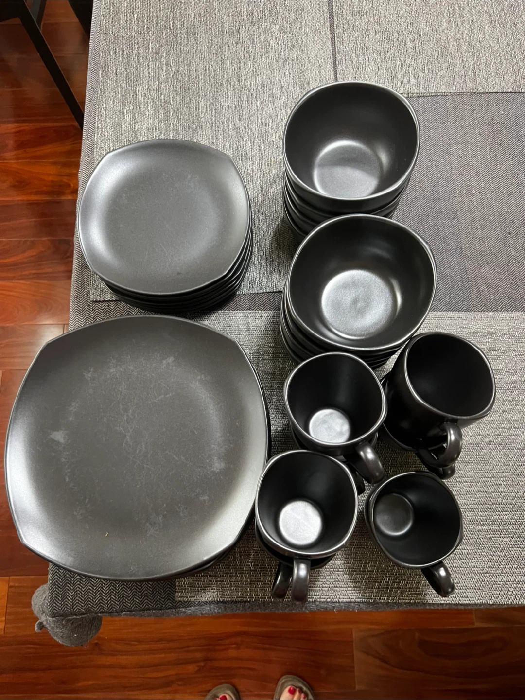 Black Ceramic Dinnerware Set - 4 Mugs, 4 Bowls, 8 Plates
