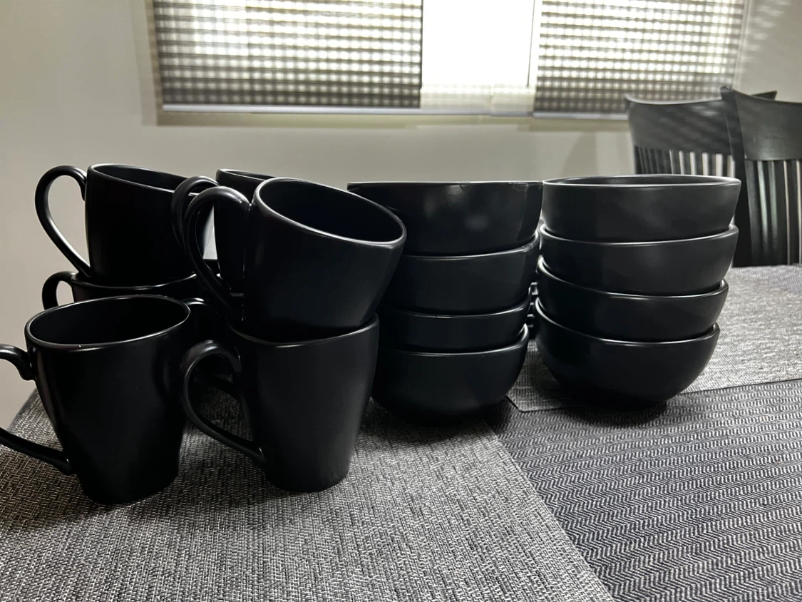 Black Ceramic Dinnerware Set - 4 Mugs, 4 Bowls, 8 Plates - photo 2
