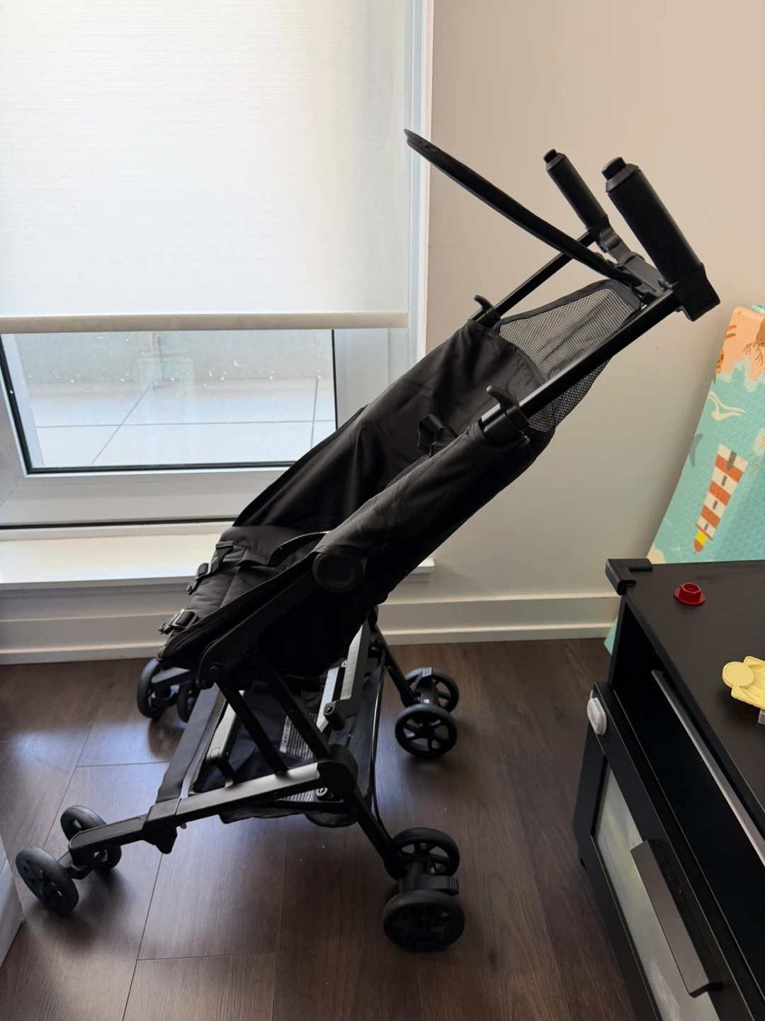 Munchkin Sparrow Lightweight Travel Stroller - Black - photo 4