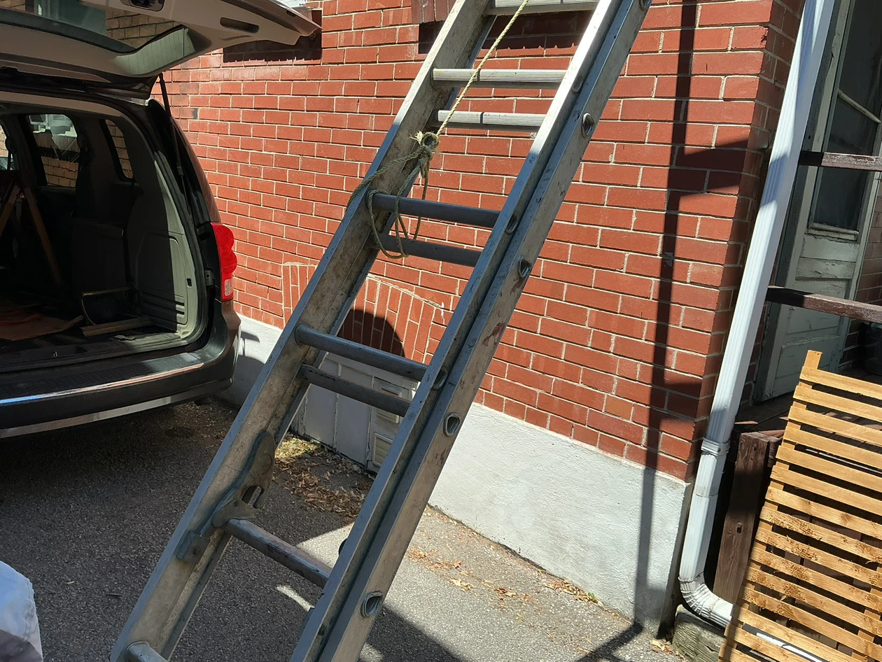 12 ft. Aluminum Extension Ladder ! - photo 3
