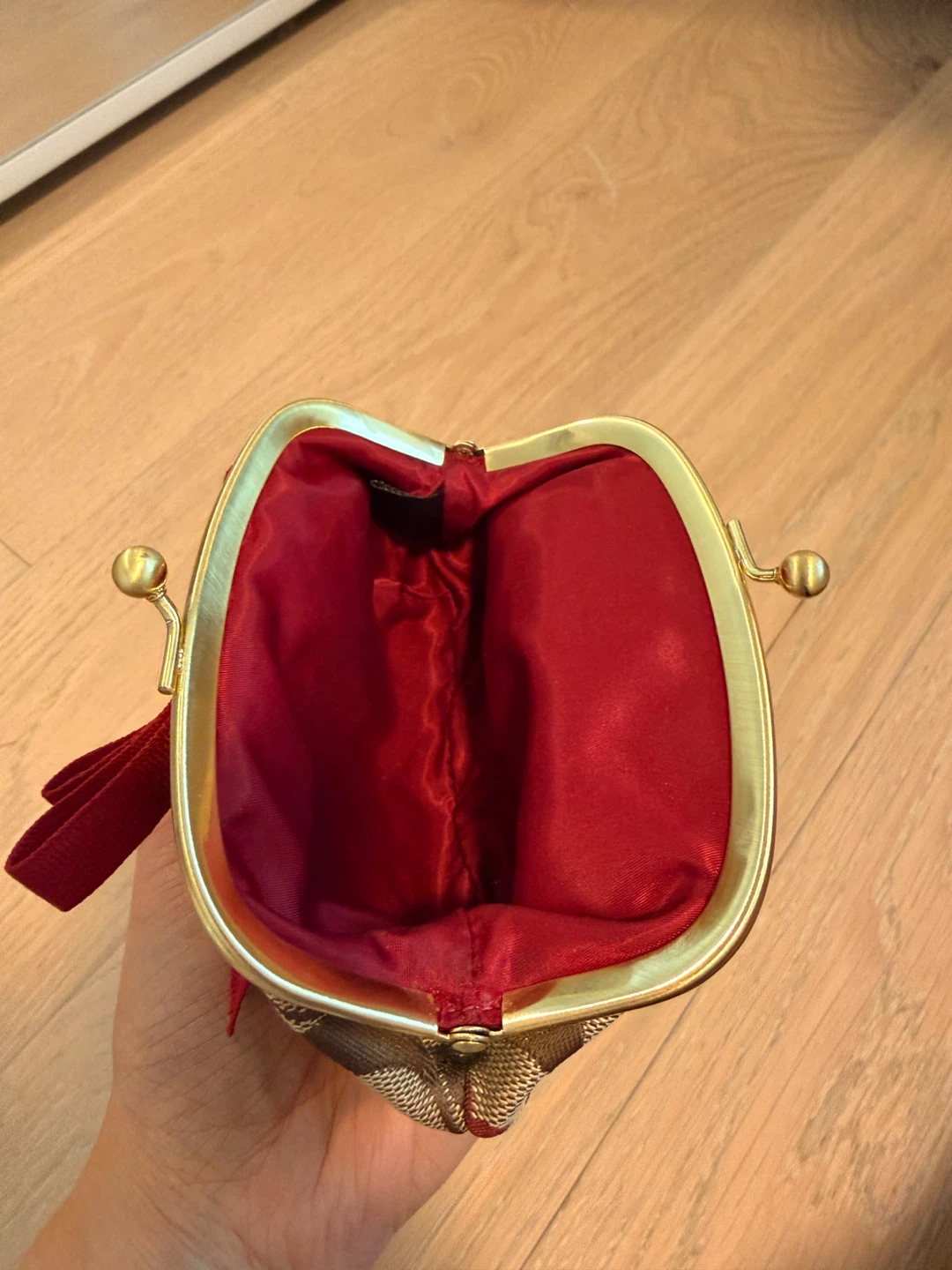 Vintage Coach Coin Purse with Red Bow - photo 3