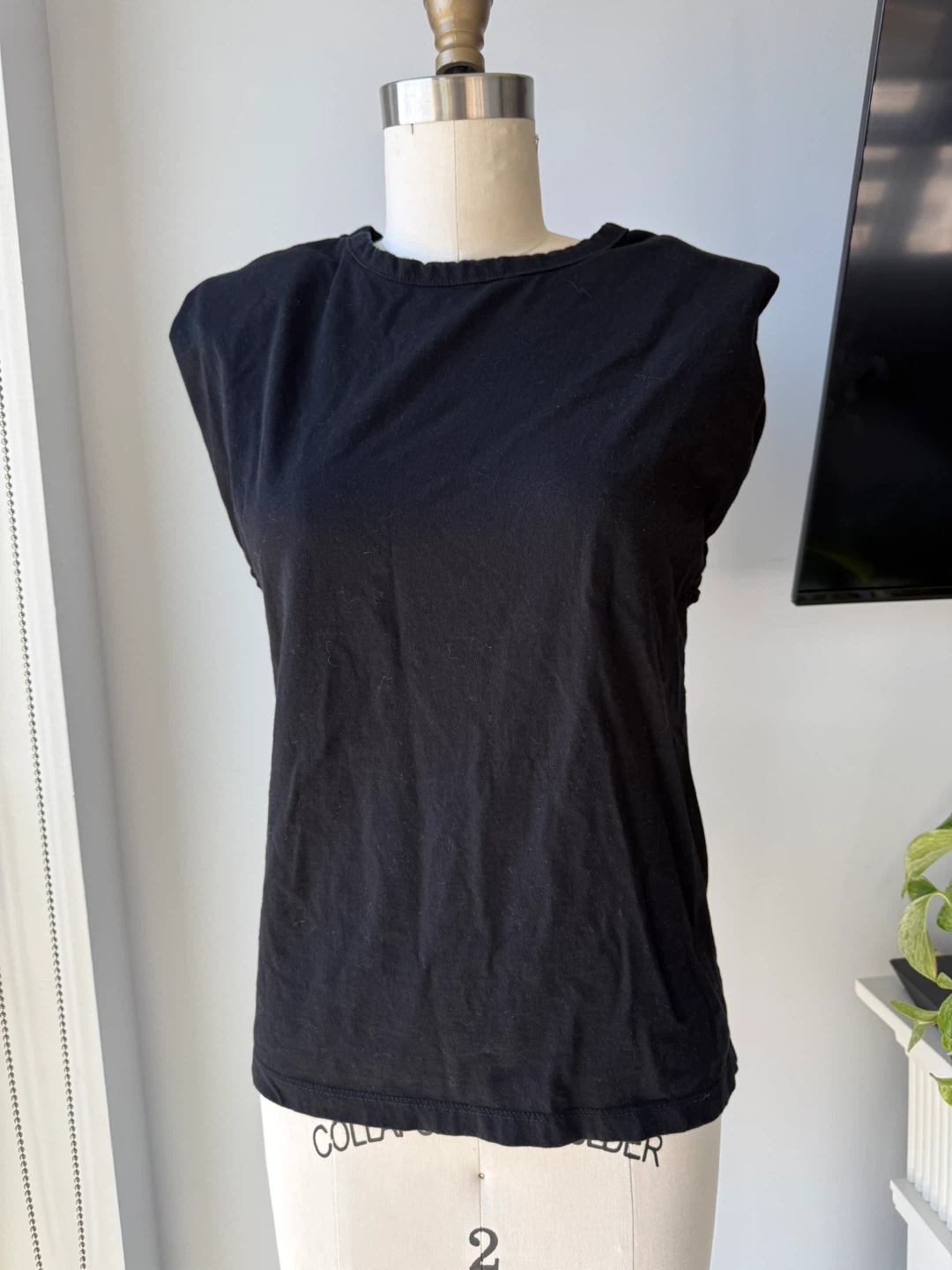 ASOS Black Cotton Sleeveless padded shoulders Tshirt size 2