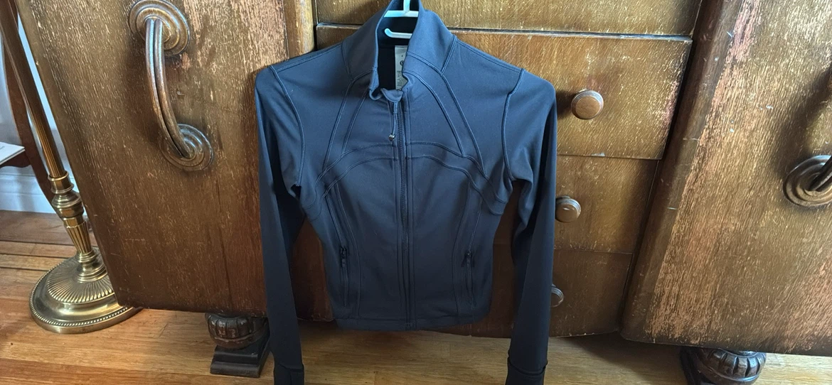 Lululemon Athletica  Define Cropped Nulu Jacket - Black, Size 4 - photo 2