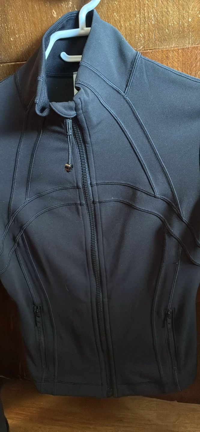 Lululemon Athletica  Define Cropped Nulu Jacket - Black, Size 4 - photo 3