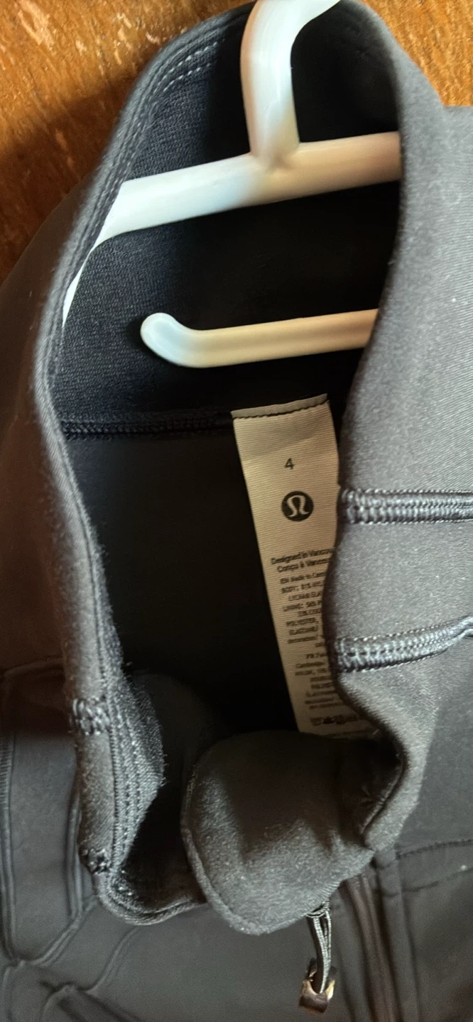 Lululemon Athletica  Define Cropped Nulu Jacket - Black, Size 4 - photo 4