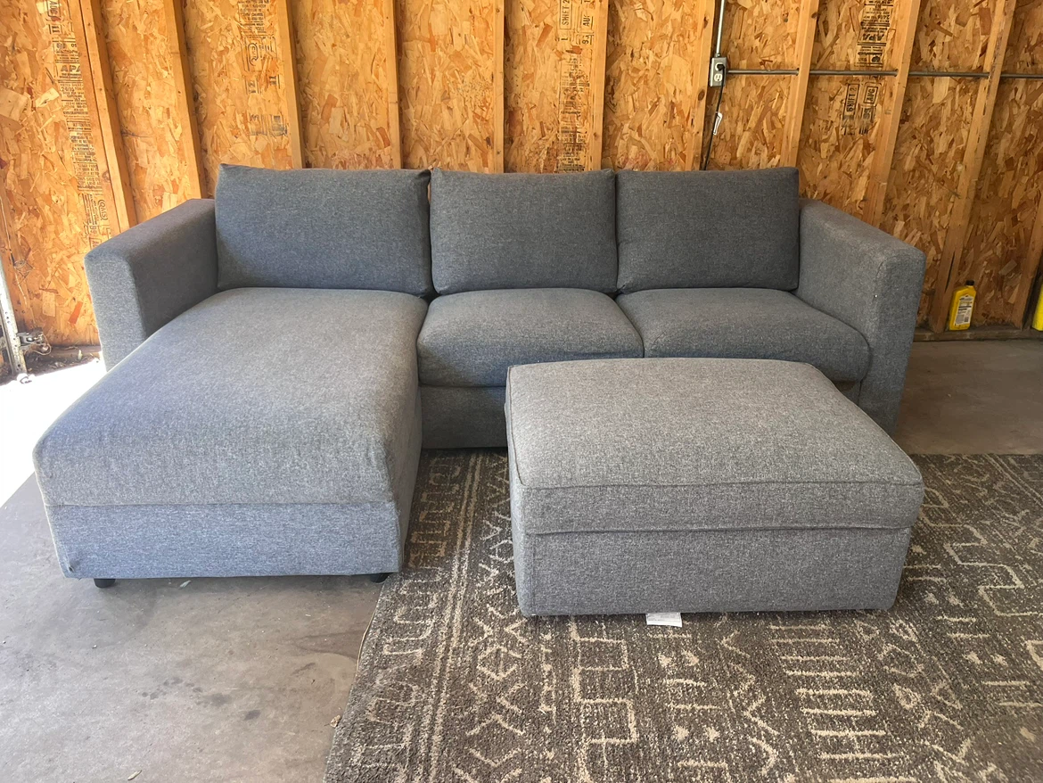 🚚FREE DELIVERY- Gray Sectional Sofa w/ Storage Ottoman - photo 2