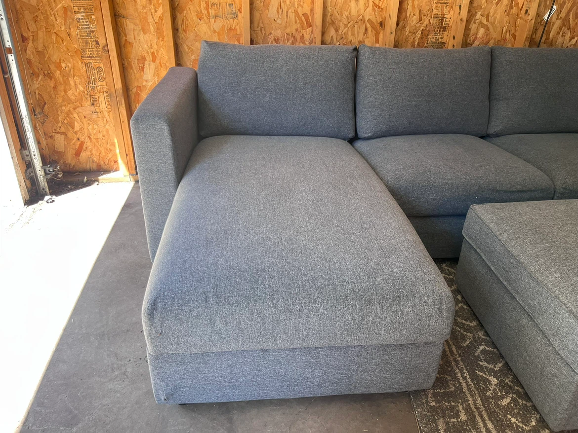 🚚FREE DELIVERY- Gray Sectional Sofa w/ Storage Ottoman - photo 4