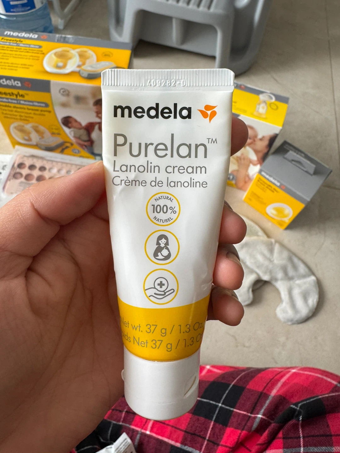 Medela nipple shields, shells and lanolin - photo 2