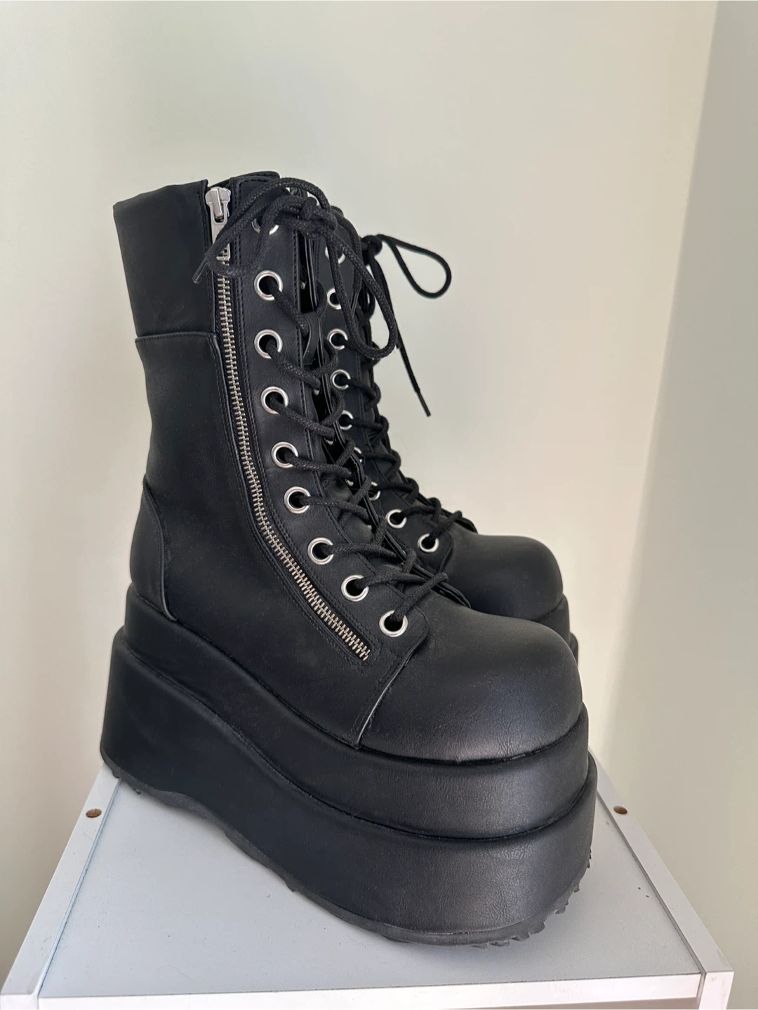 Demonia Bear-265 Chunky Platform Boots