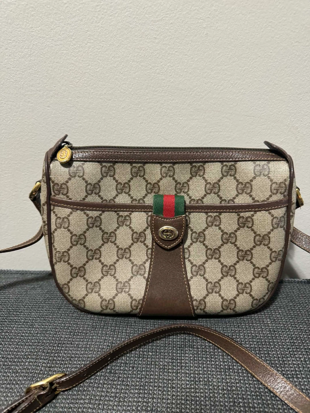 Vintage Gucci monogram shoulder bag