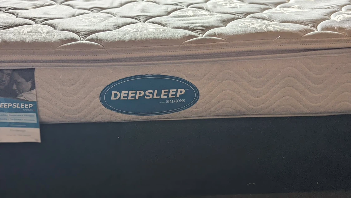 Queen mattress with box/ free delivery - photo 2