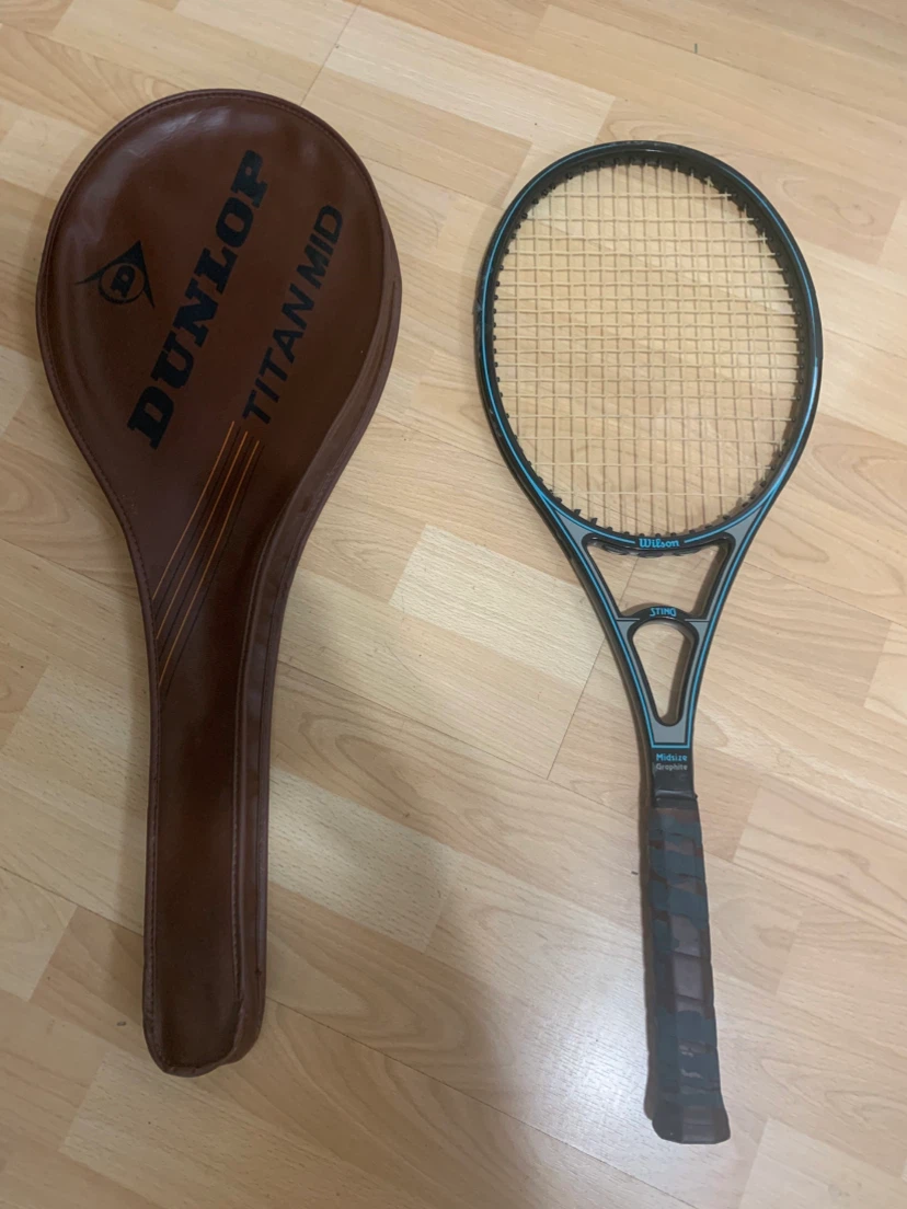 Wilson Sting Midsize Graphite Tennis Racket with Dunlop Cover