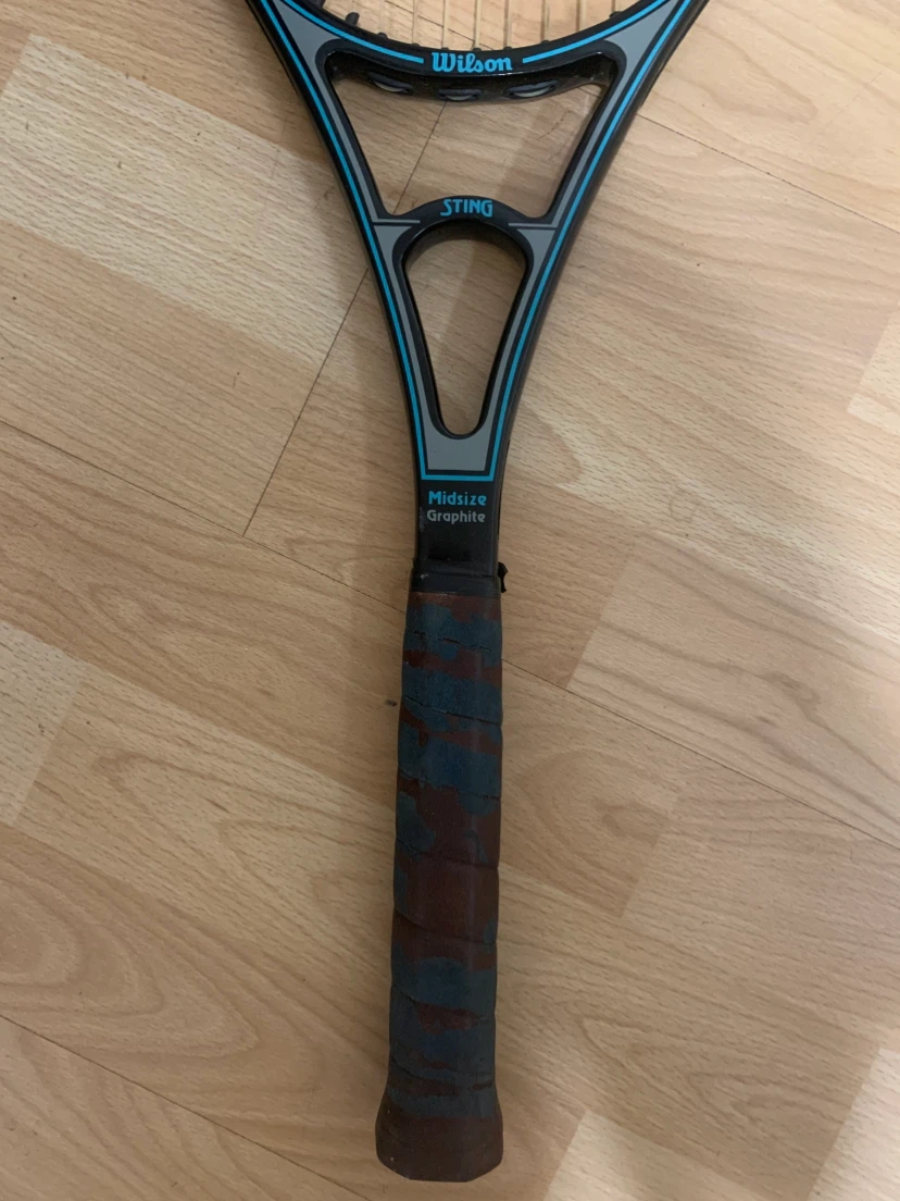 Wilson Sting Midsize Graphite Tennis Racket with Dunlop Cover - photo 2