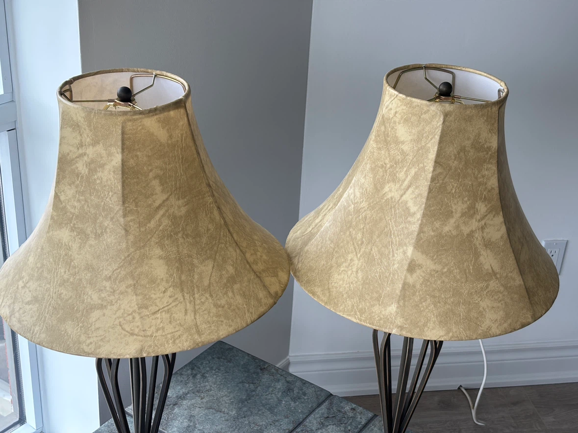 Two Elegant Table Lamps with Gold Fabric Shades - photo 3