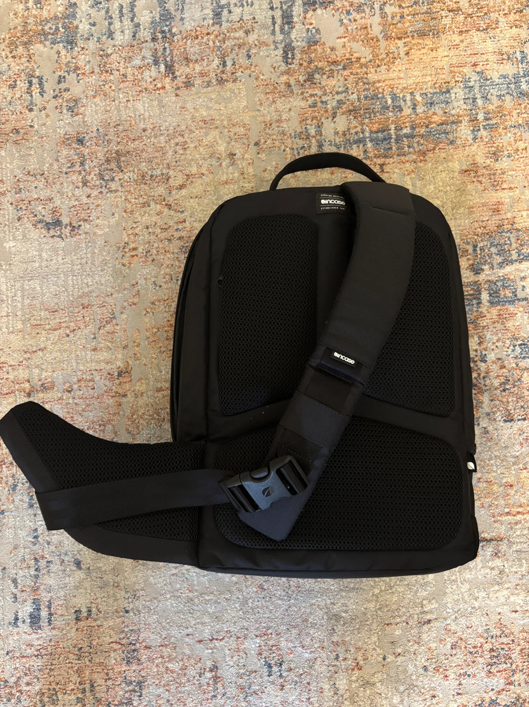 Incase Sling Backpack / Laptop Bag - photo 2