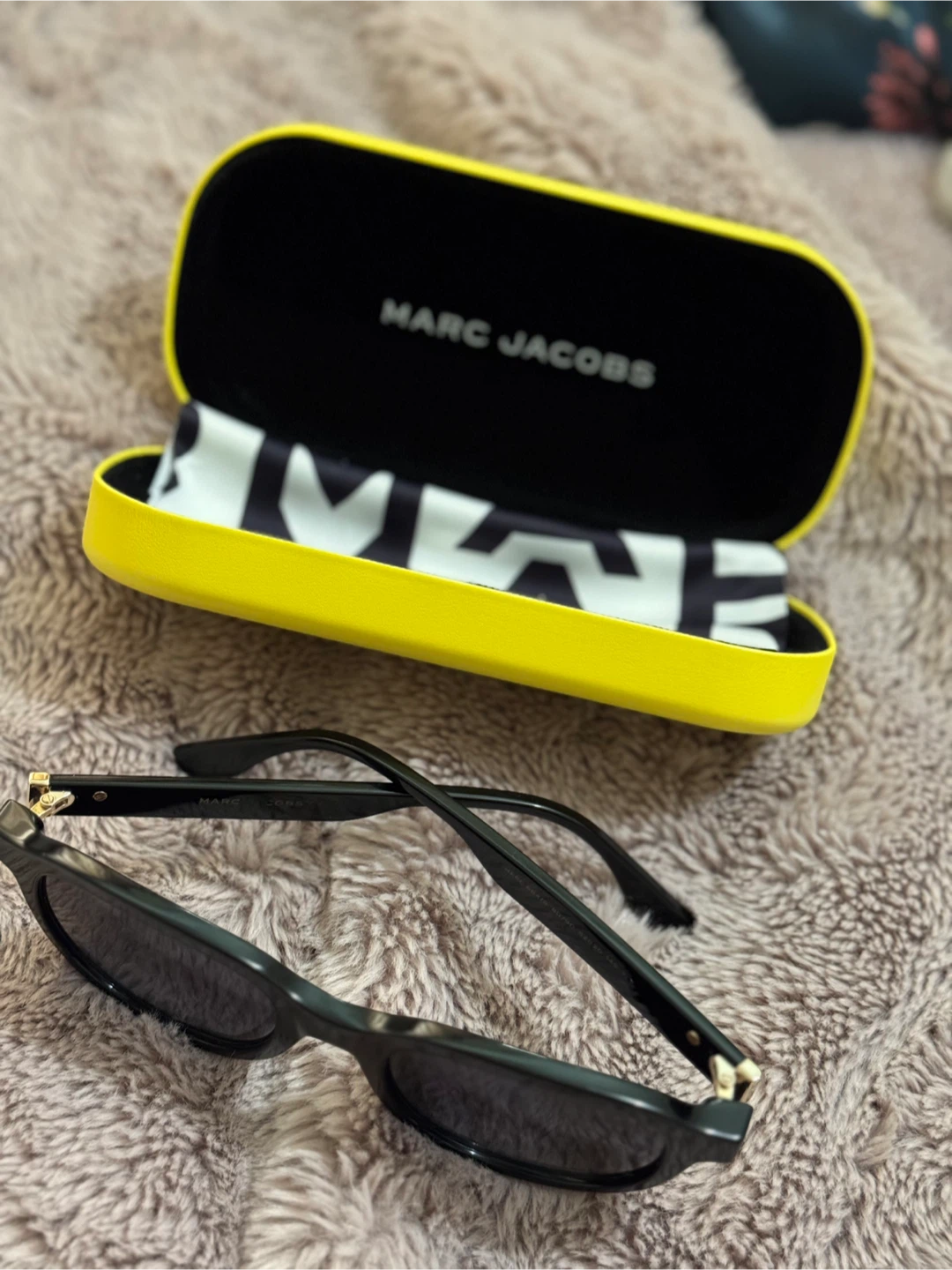 Marc Jacobs Black Sunglasses with Case - photo 4