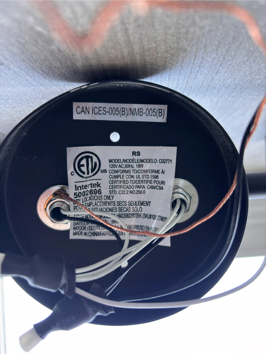 3-Light Track Ceiling Fixture – Excellent Condition - photo 5