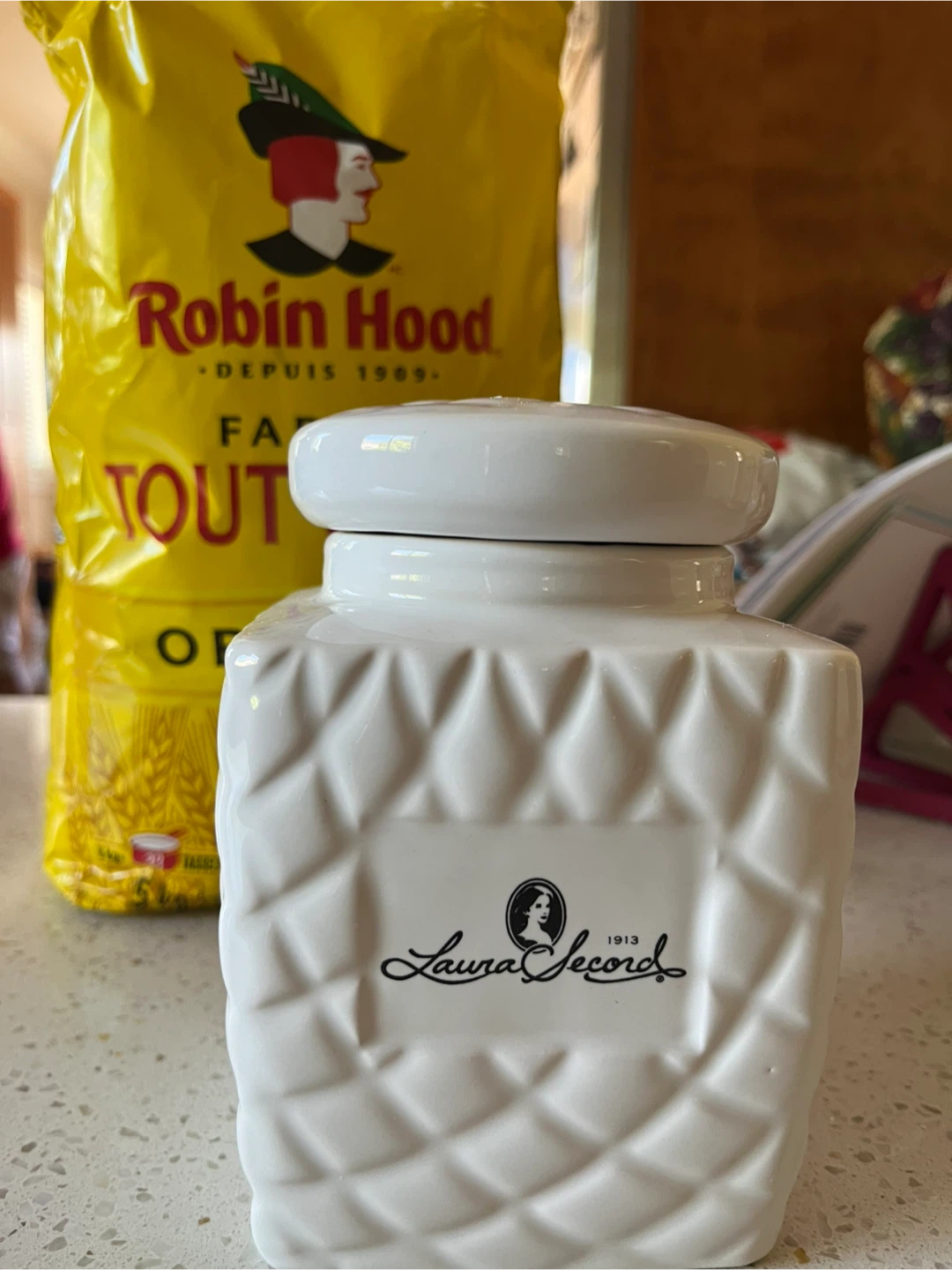 Hot chocolate jar with lid