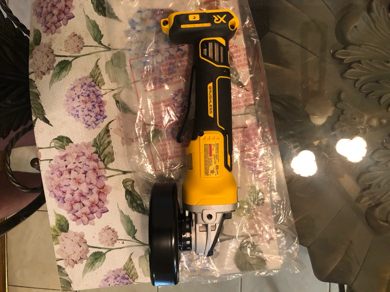 Dewalt 20V MAX Brushless XR angle Grinder- BRAND NEW - photo 4