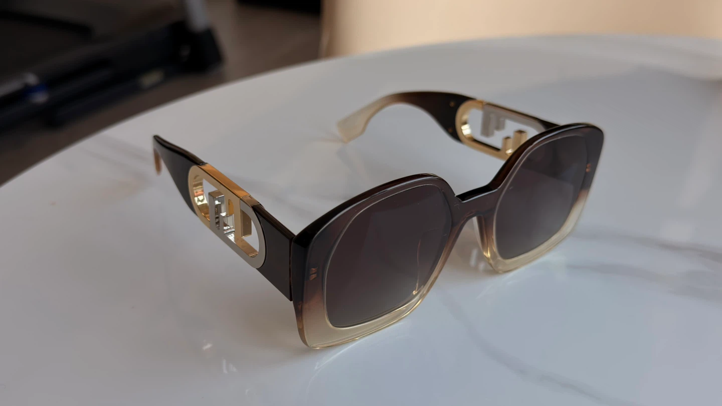 Authentic FENDI O'LOCK  Beige Brown Fashion  Sunglasses