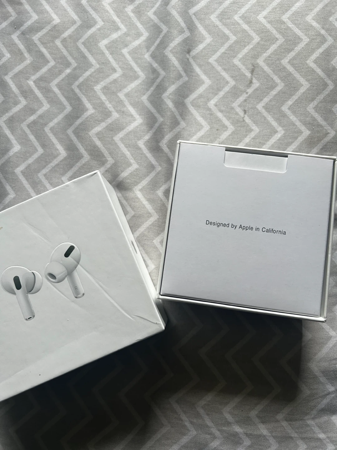 Apple AirPods Pro (2nd Generation) - photo 2